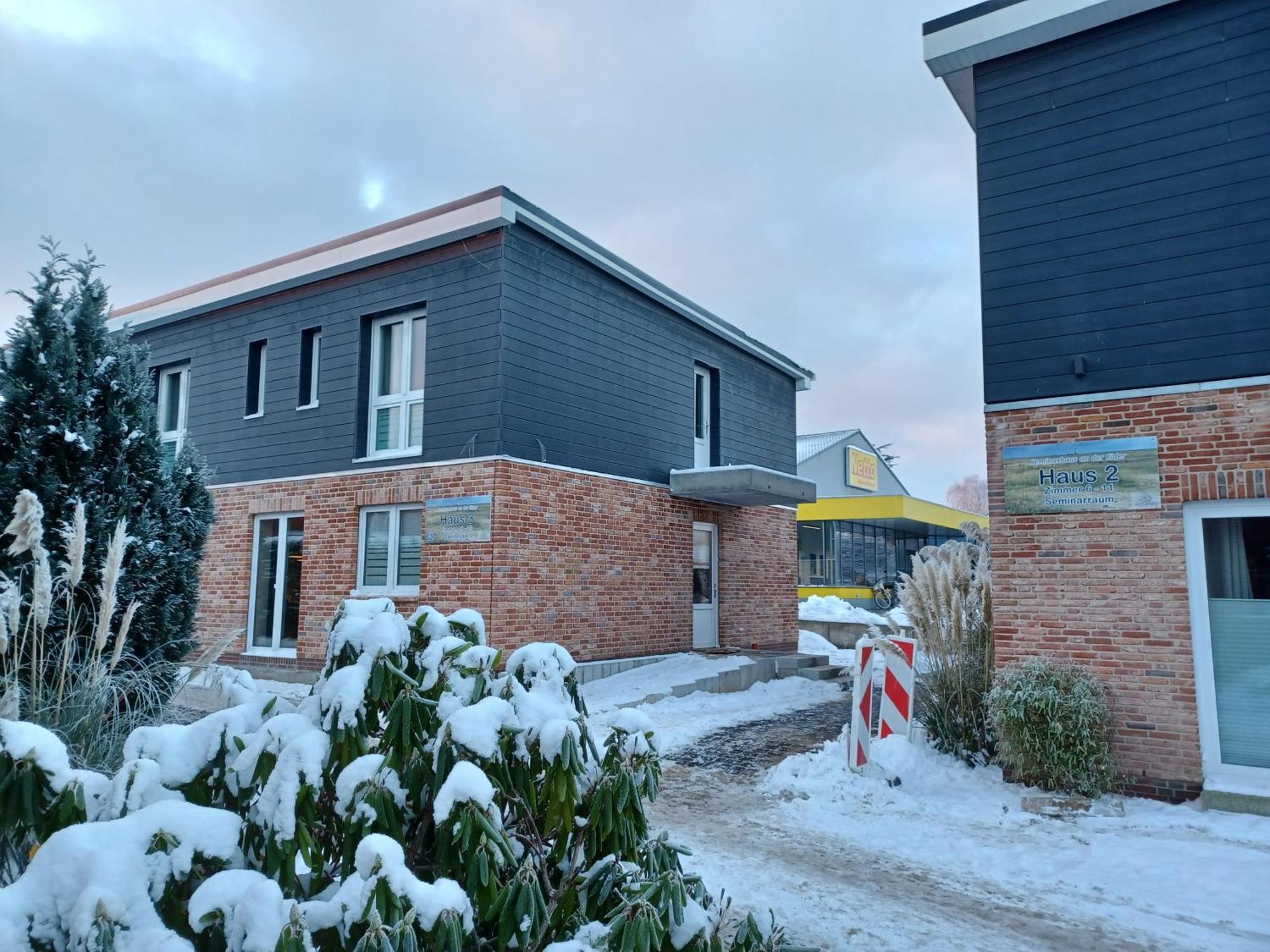 Sportpension "Seminarhaus An Der Eider" Тённинг Экстерьер фото